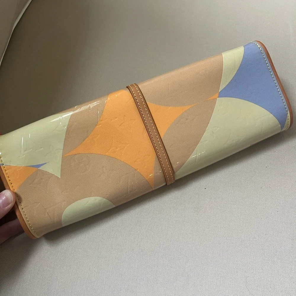 Authentic Louis Vuitton Monogram Vernis Fleurs Pochette (Rare color palette!) - Picture 6 of 13